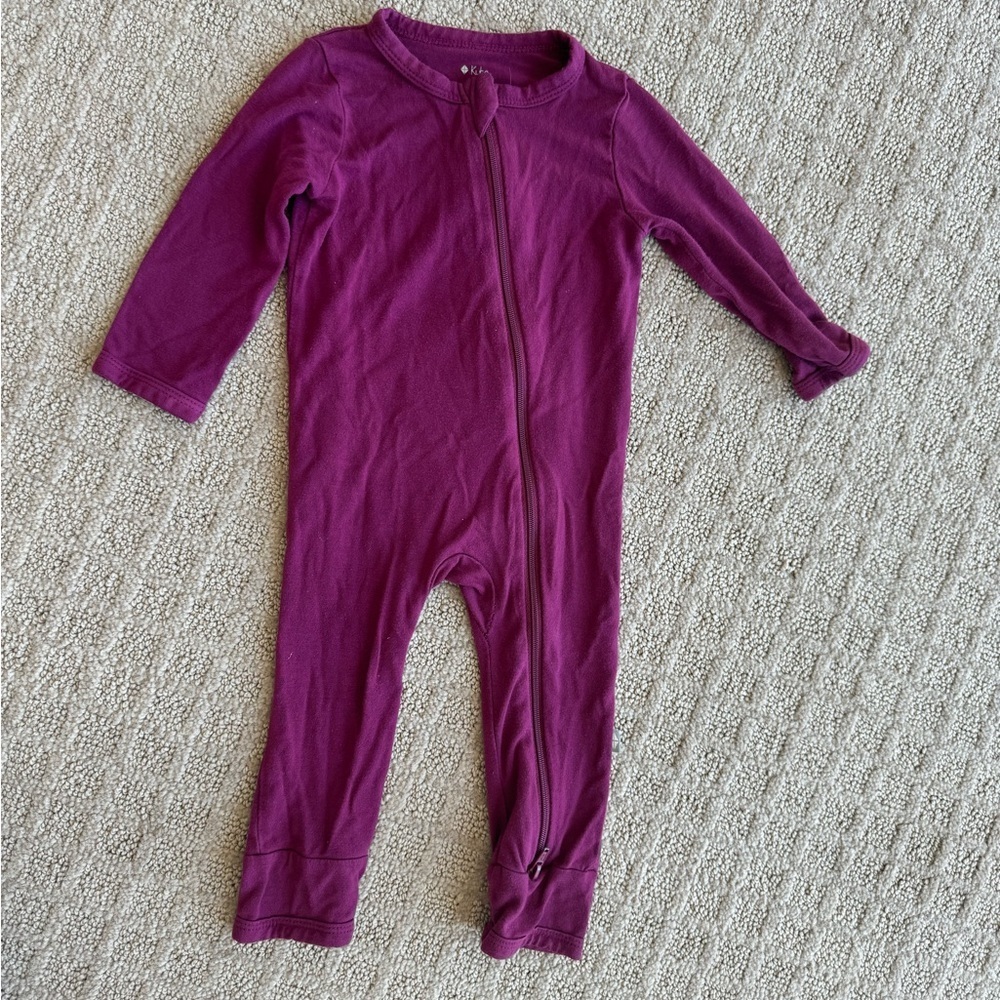 *RETIRED COLOR* Kyte Baby Dahlia zip romper 3-6 months